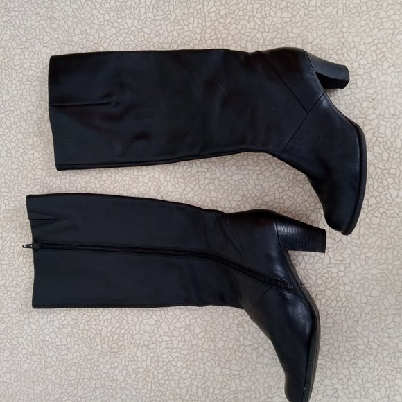 Clark's black leather boots size 5.5D UK 8US - Picture 7 of 7